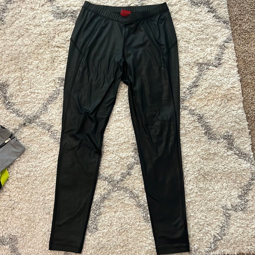 Nike womens nike matte black leggings size medium